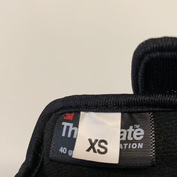 Pair of ladies Helly Tech gloves - Picture 1 of 4